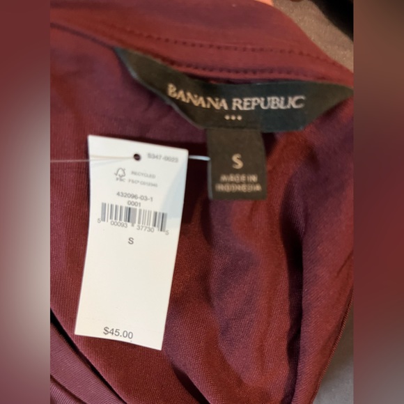 NWT maroon Banana Republic sleeveless blouse - Picture 2 of 5